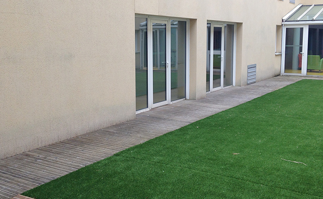 Le patio, un espace vide, avant l'intervantion d'Expressions jardin