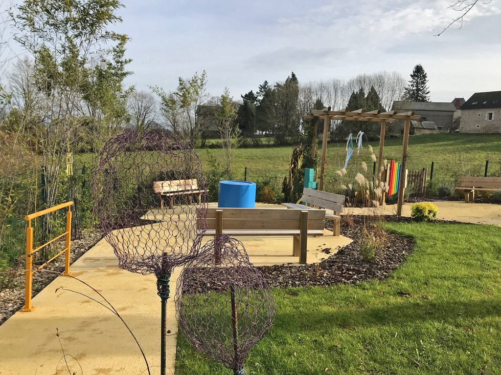 Faire le plein de nature pour se resourcer au sein du jardin thérapeutique du MAS de Sainte-Féréole